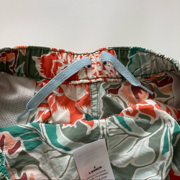 Patagonia Barely Baggies Shorts - Picture 5 of 8